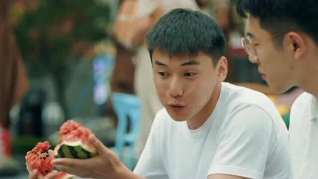 娱乐吃瓜女友分手视频,女友曝光分手原因，视频记录心路历程”