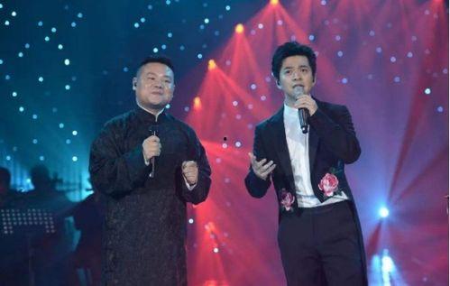 吃娱乐瓜观众,揭秘明星们的甜蜜与苦涩